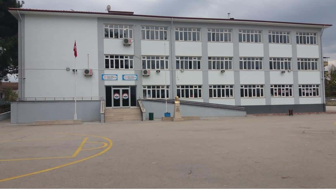 Kemal Kıvırcıoğlu Ortaokulu Fotoğrafı